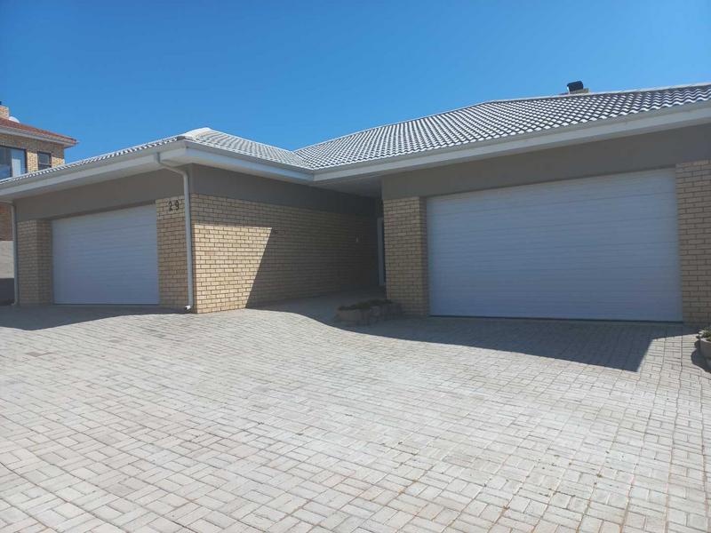 4 Bedroom Property for Sale in Menkenkop Western Cape
